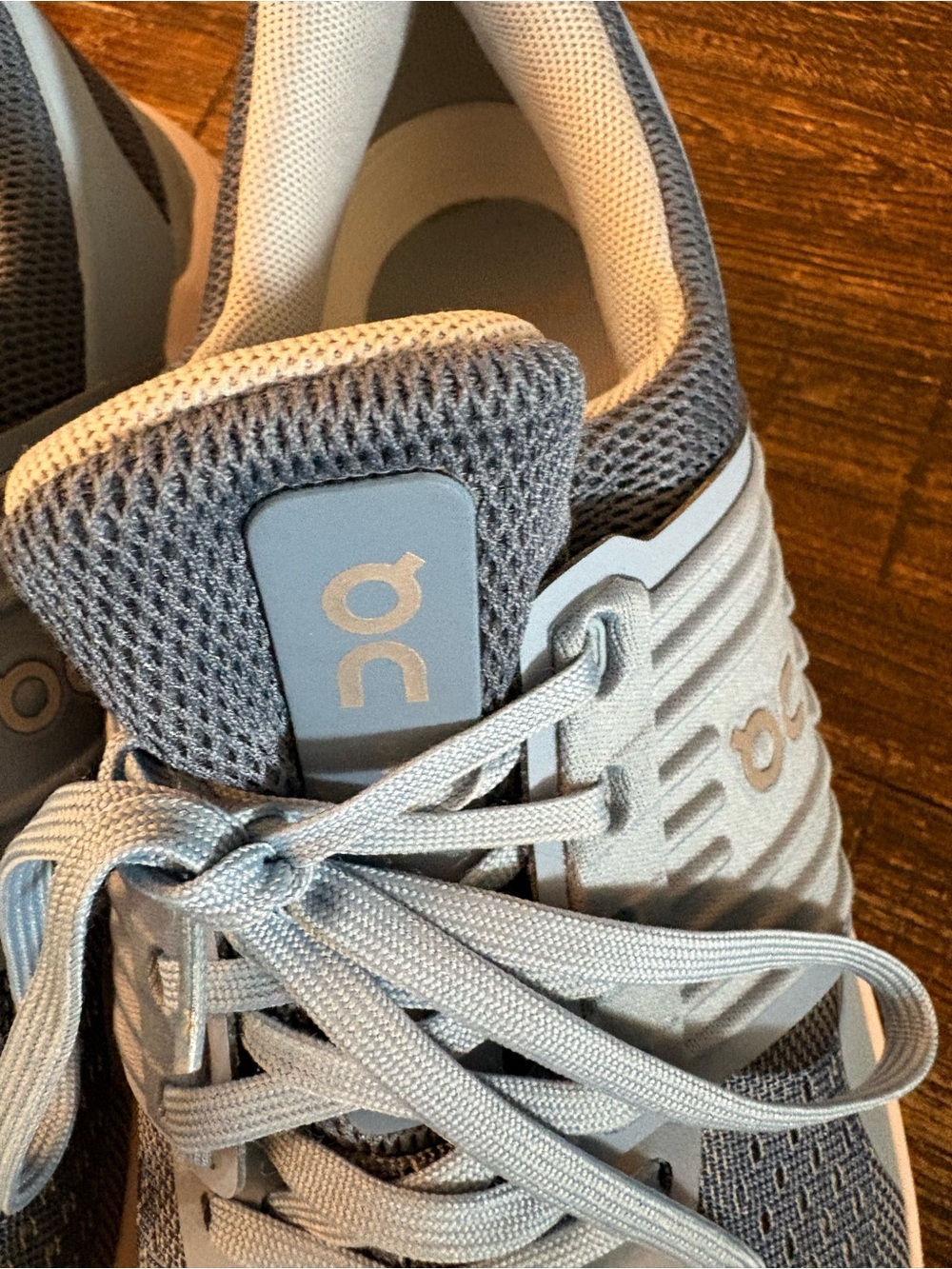 On Running Cloudswift Sneakers Women 9 Blue Lake Sky CloudTec Running - Picture 3 of 11